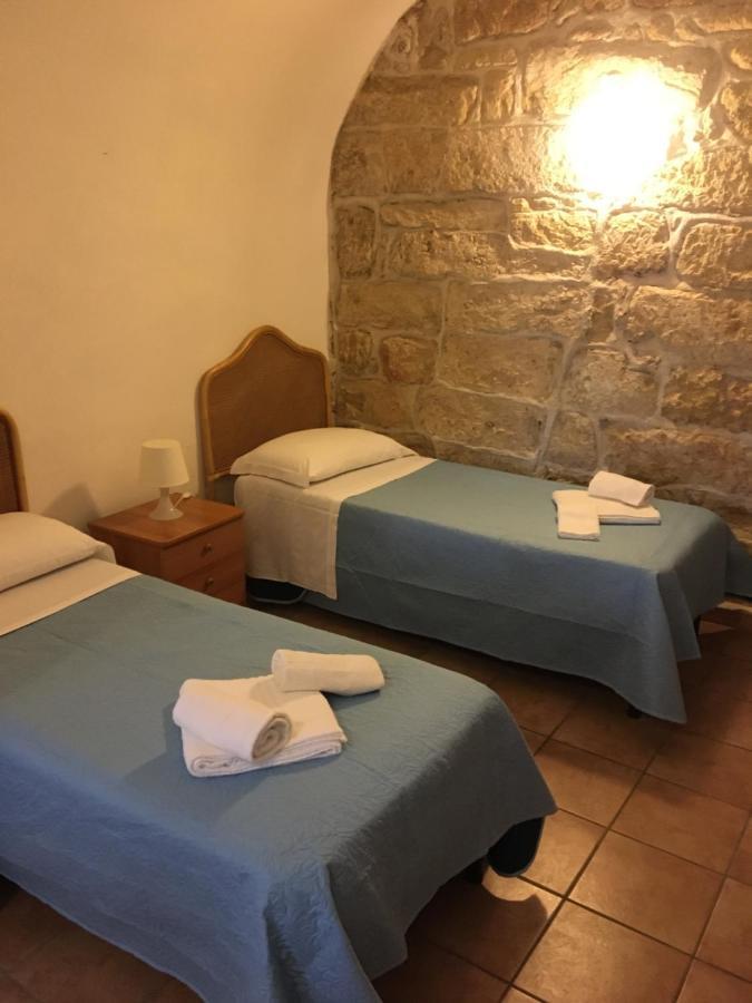 Aparthotel 2000 2*