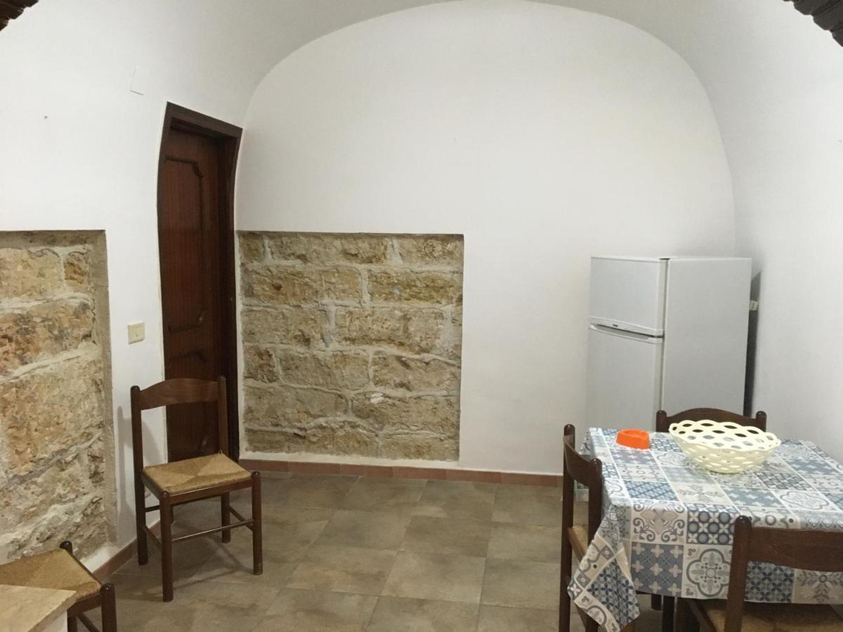 2000 Aparthotel 2*