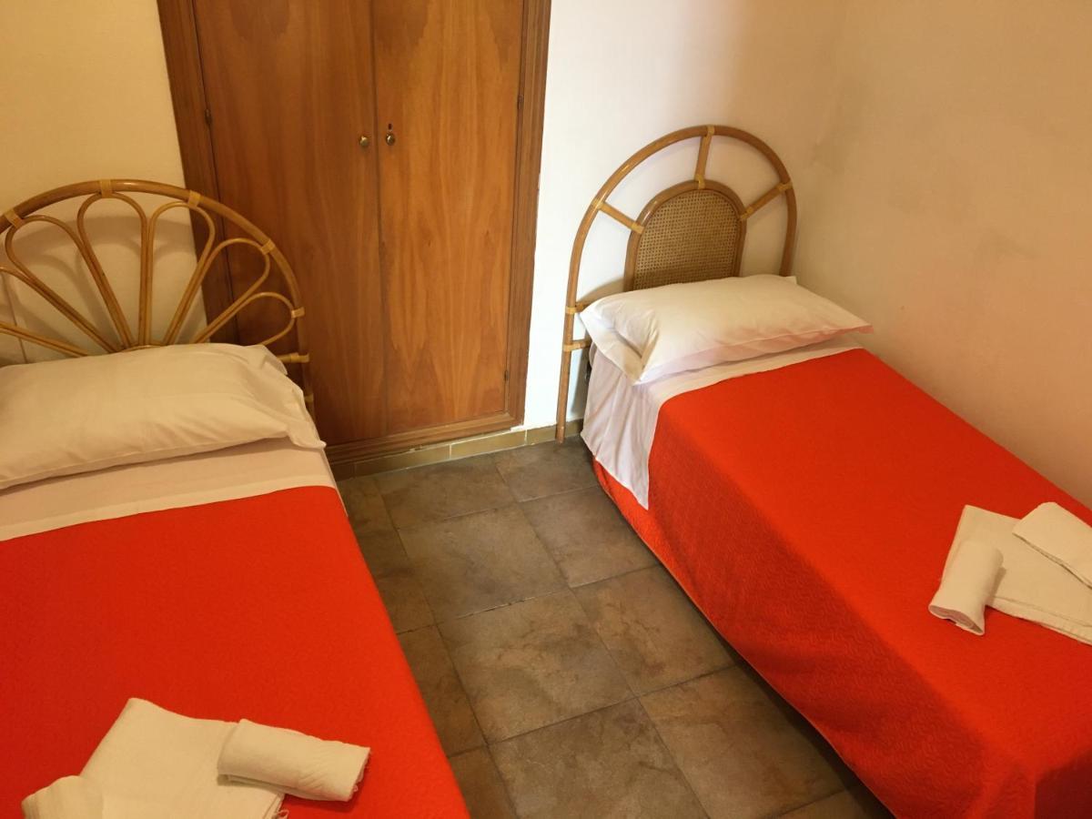 2000 Aparthotel 2*