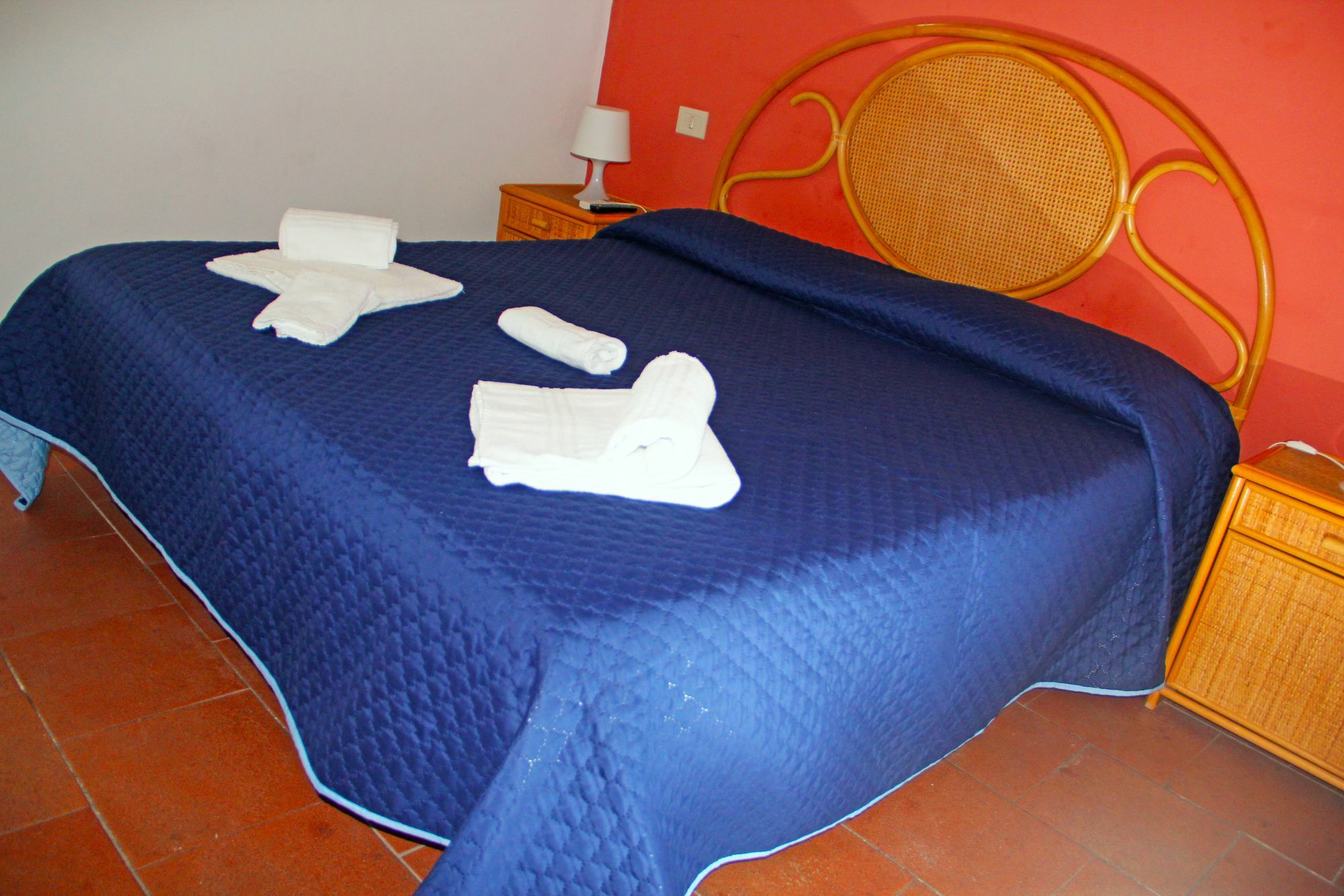 2000 2* Terrasini