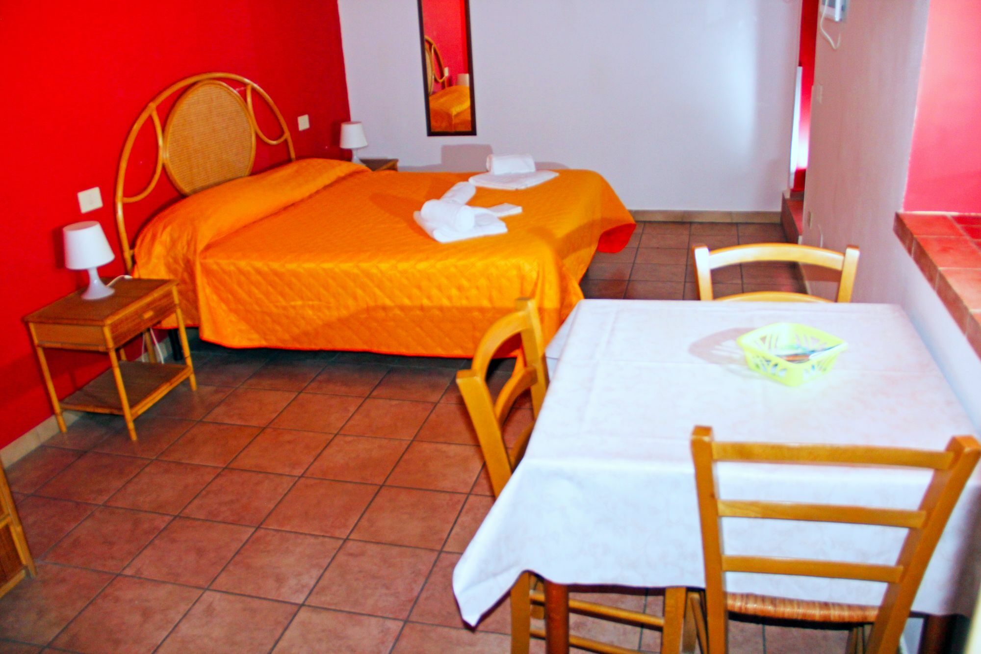 Aparthotel 2000 2*