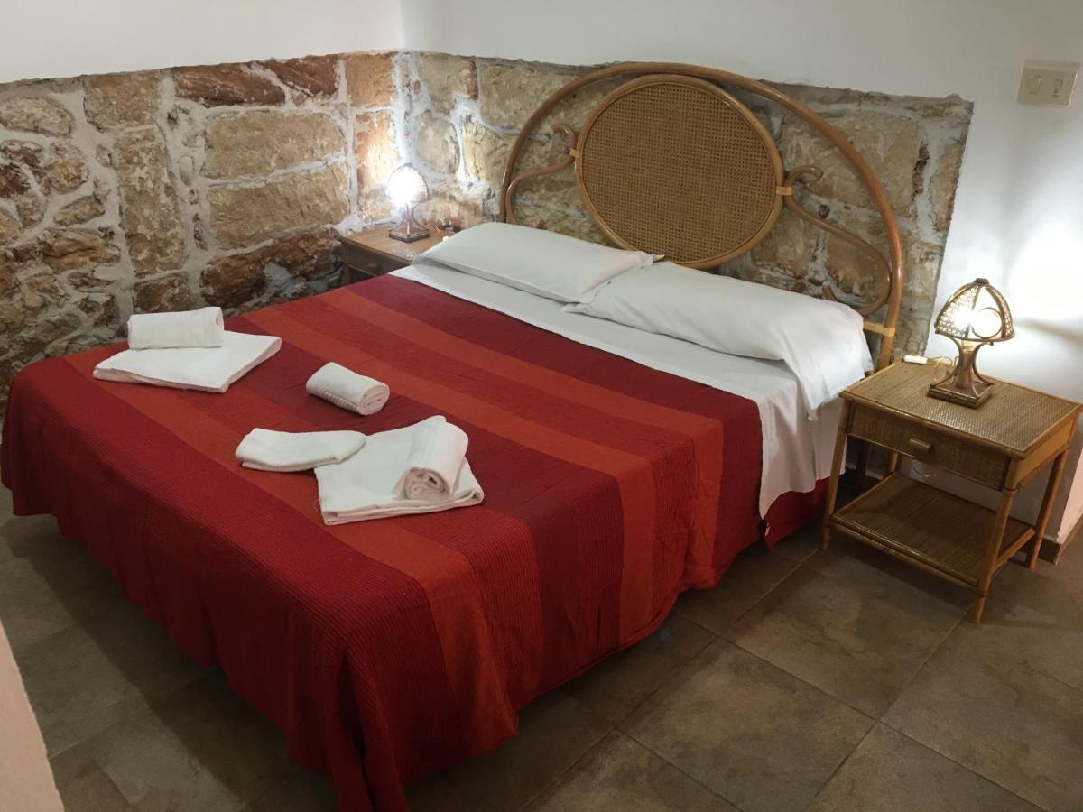 2000 Aparthotel 2*
